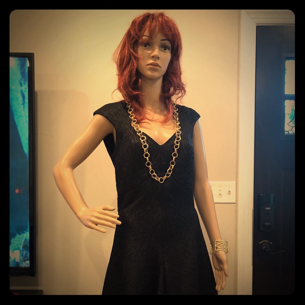 Zspoke black dress size 6- very flattering